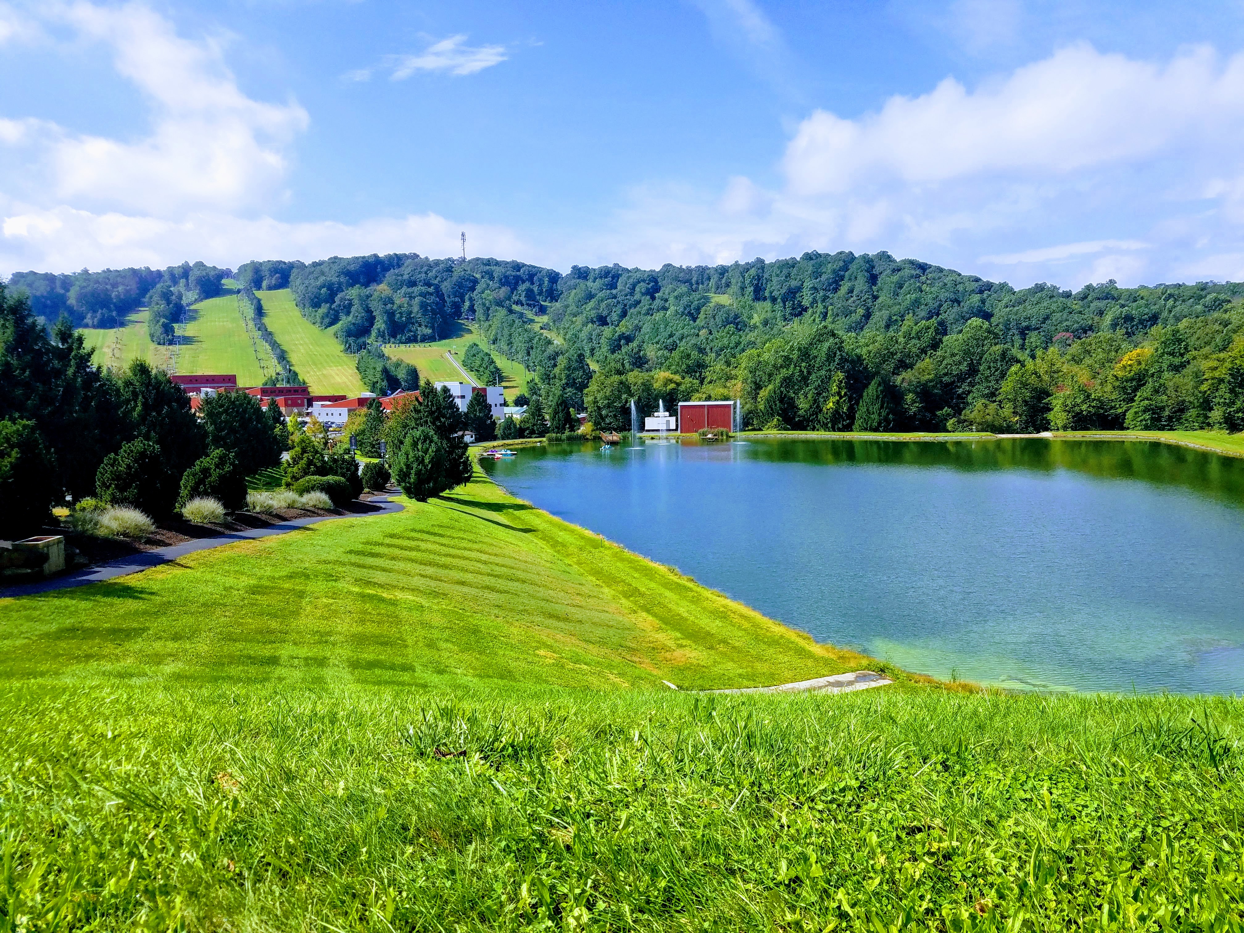 Beautiful Bear Creek Mountain resort